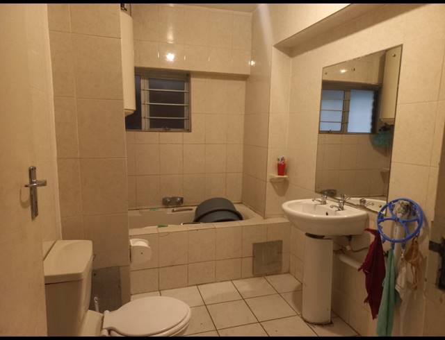 1.5 BEDROOM FLAT FOR SALE IN SOUTH BEACH